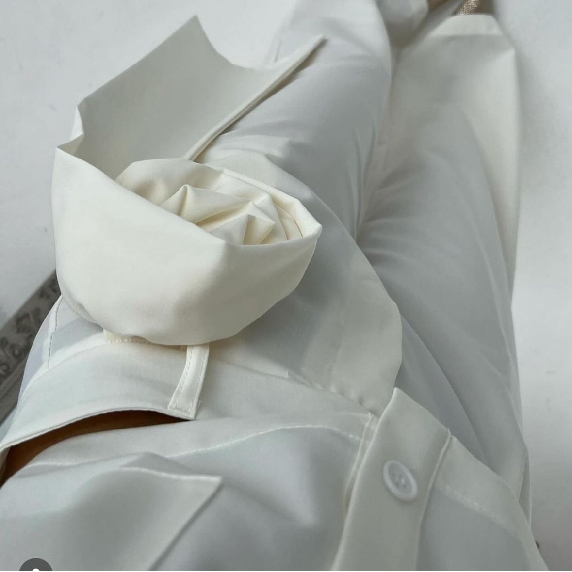 Pantalone bianco motivo fiore